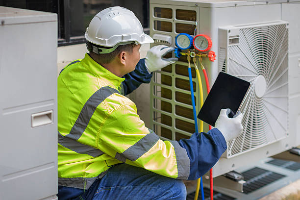 Professional Hvac Installation technician working in Roberts, ID